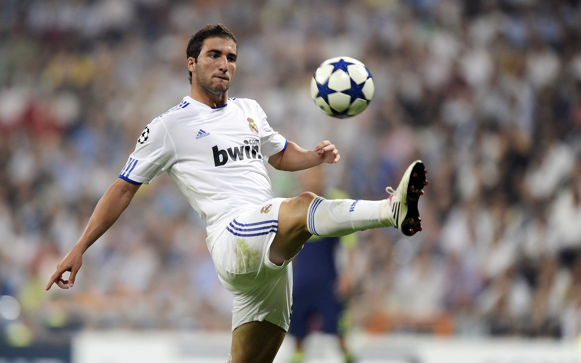 曼城大胜，瓜迪奥拉：我们还有提升空间，曼城还要让瓜迪奥拉客串设计师