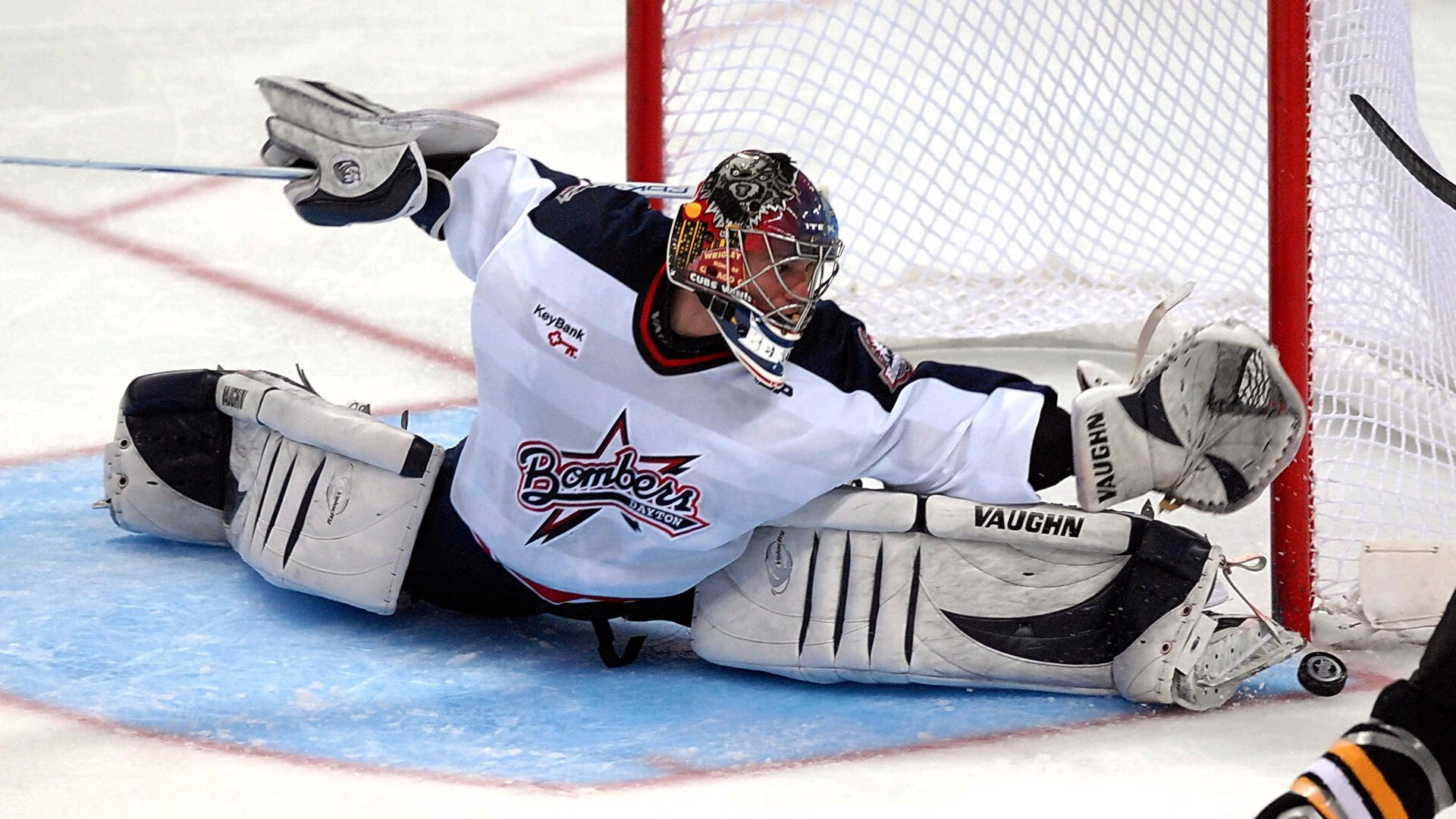 库里倒下?科尔发出严厉警告,库里让科尔捂头的一球